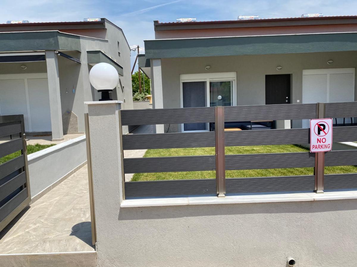 Lili Houses In Nikiti 350M From The Beach Esterno foto